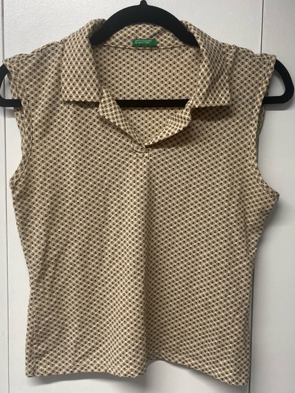 United Colors Of Benetton Beige Patterned Sleeveless Collared Top